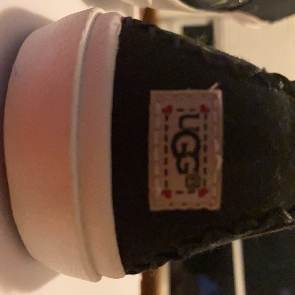 UGG Kids, Slip On Shoes, Camo Glitter Girls Size 3 - Picture 2 of 5